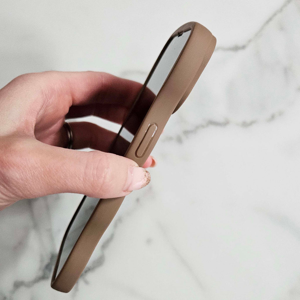 Mocha Mousse Gummy Case