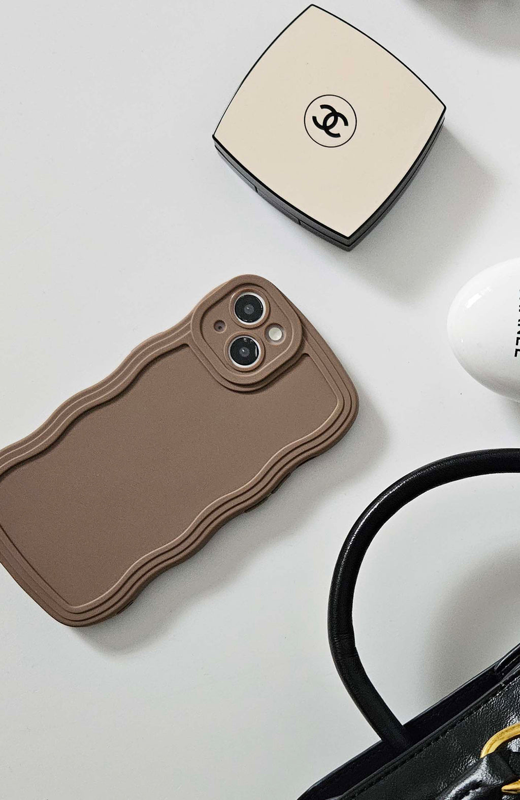 Mocha Mousse Gummy Case