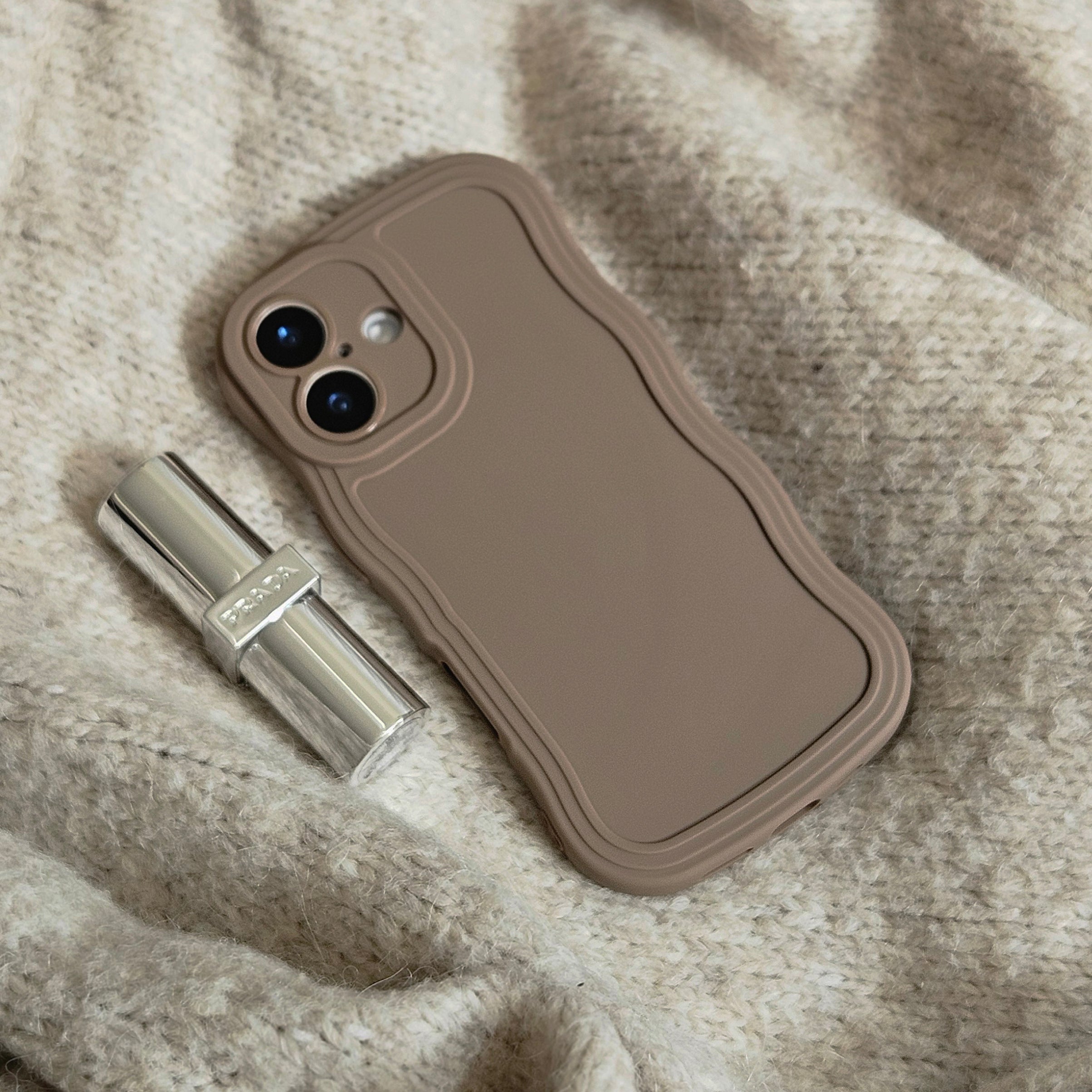 Mocha Mousse Gummy Case